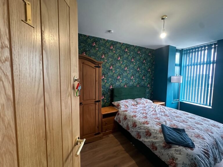 c75a7a91-0cc0-483d-91c6-605099759a5e