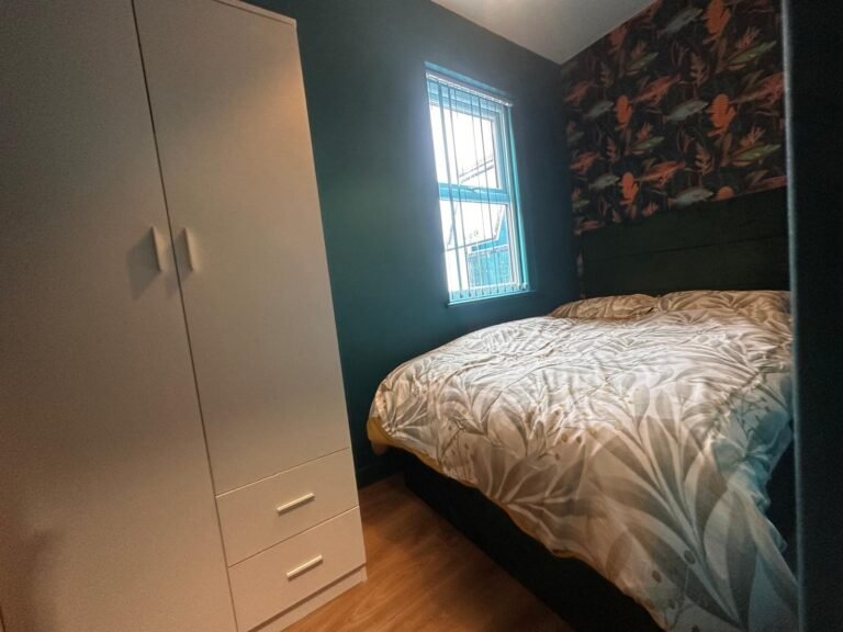 d17979ce-e322-41ef-a4fd-30e64b6ec1aa