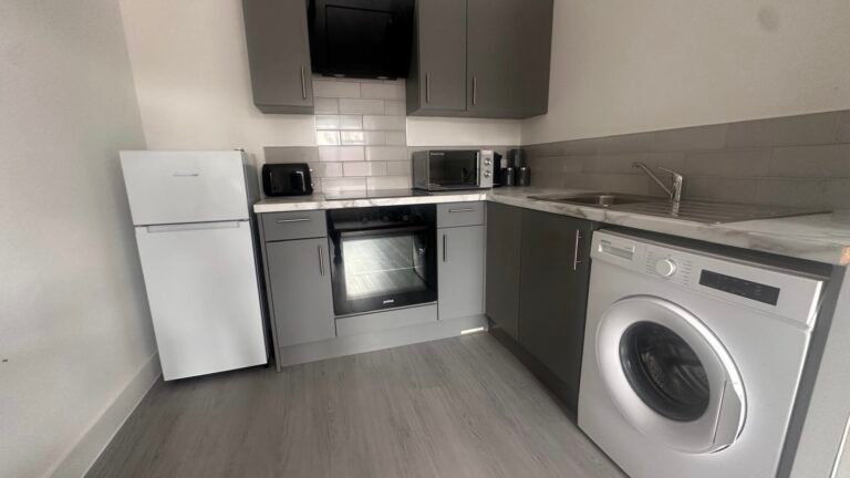 1773f1b3-8e30-4c16-9091-3e37dfe5fb9d