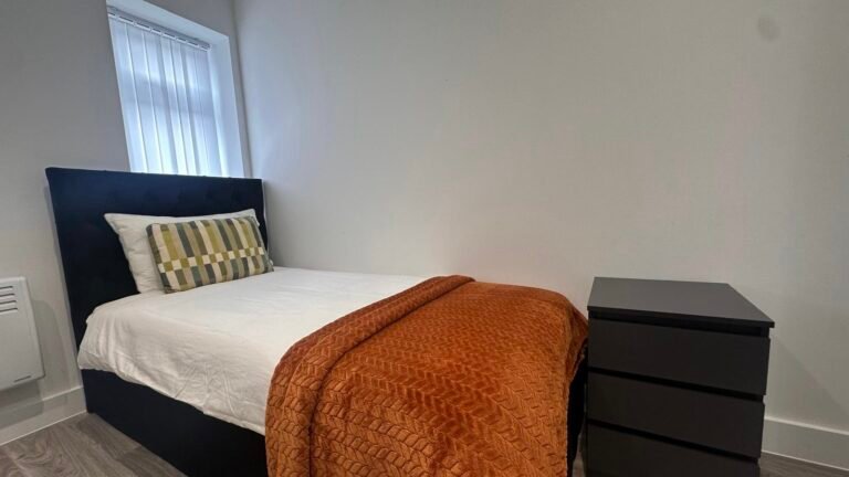 cb9d03a8-6f81-475e-a076-b88e51479b5c(1)